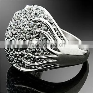 Fashion Retro Black Crystal 18k White Gold Ring thumbnail-1