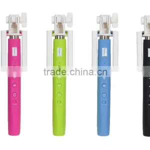 Selfie Stick With Zoom and Bluetooth thumbnail-3