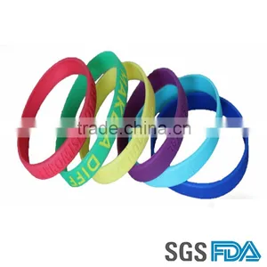 Customized Cheap Pretty Design Wristband Silicon Bracelet thumbnail-1