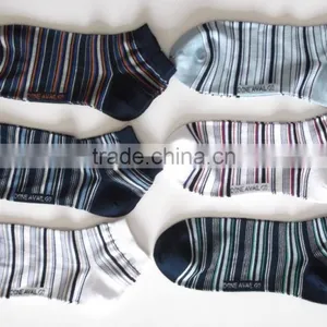 Latest Women Colorful Socks With Custom Logo Stocks thumbnail-4
