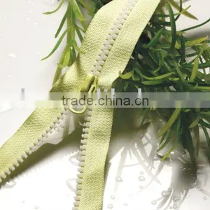 High Quality No.3 Fashion Garment Plastic Zipper thumbnail-1