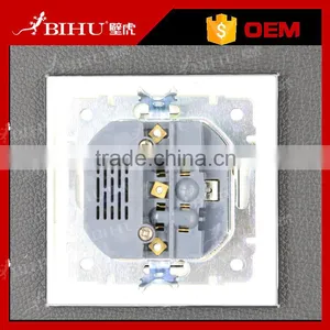 China Factory Price EU Standard Usb Wall Socket Wall Plug With Best Price for Sale thumbnail-5