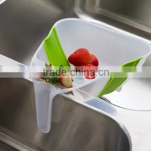 Over the Sink Plastic Collapsible Colander thumbnail-3