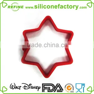 Eco-friendly Food Grade High Quality Double Triangle Shaped Silicone Egg Ring thumbnail-1