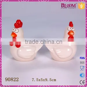 White Ceramic Salt and Pepper Shaker Set thumbnail-2