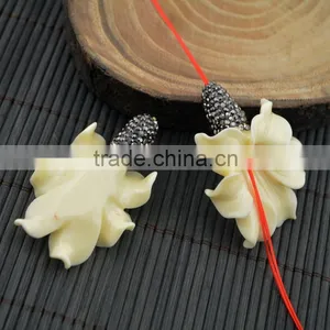 LFD-0019B Wholesale White Shell Flowers Pave Rhinestone Connectors Beads For Making Charm Bracelet Necklace thumbnail-1