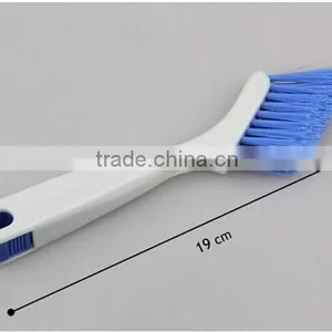 Plastic Slot Cleaning Brush With Scraper thumbnail-3