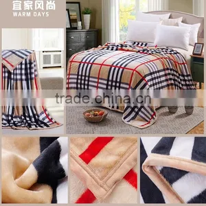 Good Hand Feel 300GSM Lattice Printing Flannel Blanket thumbnail-6
