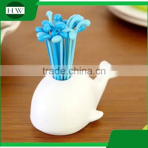 Eco Plastic Tableware Cartoon Whale Fruit Fork Set thumbnail-4