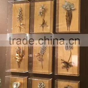 Arylic Box and Preserved Flower thumbnail-4
