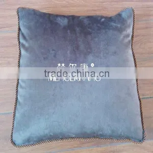 Plush Cushion Quilt Used in Travel thumbnail-1