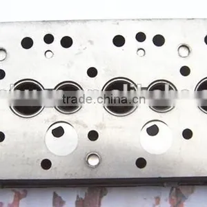 4BA1 Cylinder Head ,factory Direct thumbnail-1