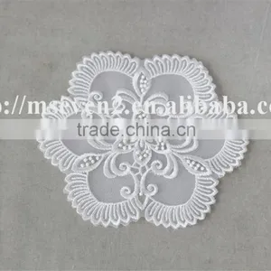Wholesale White Color Flower Appliques Embroidery Patch for Ladies Dress thumbnail-2