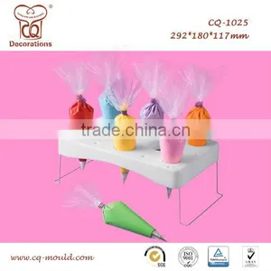 Fondant Decorating Pastry Bag Holder thumbnail-1