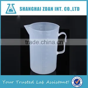 Factory Price PP Plastic Beaker With Handle,Plastic Measuring Cups With Handle thumbnail-1