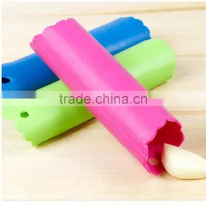 Magic Silicone Garlic Peeler Peel Easy To Use Perfect Kitchen Tool Color Random Drop Practical Healthy Silicone Garlic KC1021 thumbnail-2