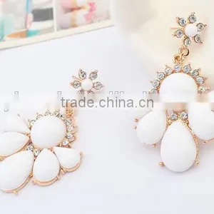 Fashion Contracted Joker White Earrings thumbnail-5