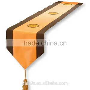 Super Durability Decorative Polyester Table Runner thumbnail-4