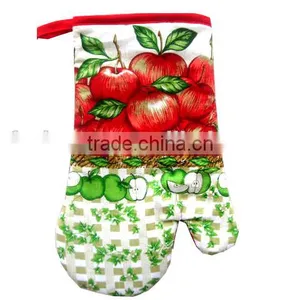 2pcs Kitchen Set Apple Design in Cotton Oven Mitt and Pot Holder thumbnail-3