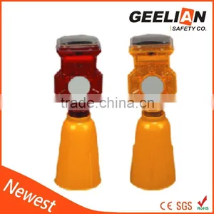 Popular Super Bright Solar Road Warning Barricade Cone Light thumbnail-1