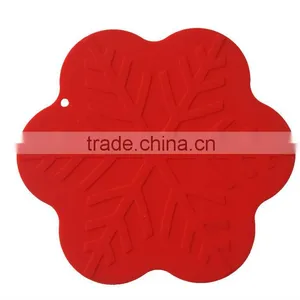 Heat Resistant Snow Shape Kitchen Silicone Trivet thumbnail-1