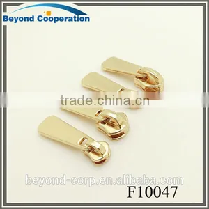 Zinc Alloy Zipper Puller Slider for Plastic Zipper thumbnail-2