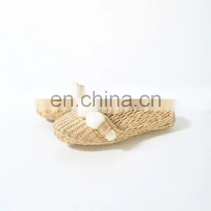 Wholesale Handwoven Grass Slippers Beach Shoes House Shoes Woman's Slippers thumbnail-3