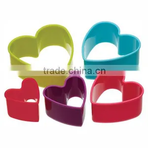 5 Pcs Heart Shape Colorfull Plastic Cookie Cutter thumbnail-1