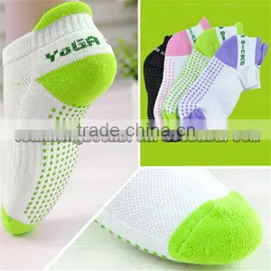 Sports Rubber Sole Terry Socks Anti Slip Pilates Barre Socks Rubber No-Slip Yoga Socks thumbnail-1