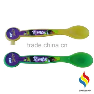 Ice Cream Plastic Spoon Changing Color thumbnail-2