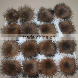 Wholesale Colorful Real Raccoon Fur Ball Fur Pom Poms For Women Winter Hat And Cap thumbnail-1