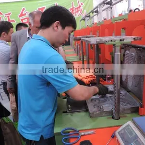 2015 Best Selling Double Color Full Automatic Hydraulic Rubber Machine thumbnail-3