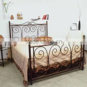 Unique Metal Bed thumbnail-1
