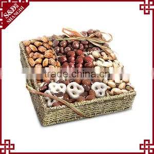 Wholesale Seagrass Woven Food Packing Chocolate Basket Decoration thumbnail-1