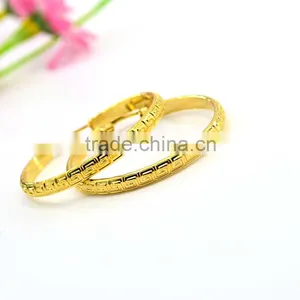 Wholesale Fashion Jewelry Women Wear Jewelry Gold Huggie Earrings thumbnail-2