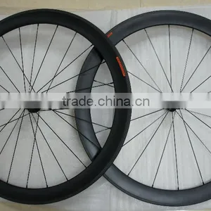 Light and High Performance Carbon Wheels thumbnail-1
