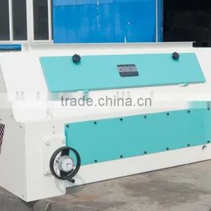 Animal Feed Crushing Machine With Triple Roller thumbnail-1