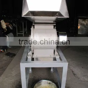 High Quality Hammer Type Fruit and Vegetable Crusher Machine thumbnail-1