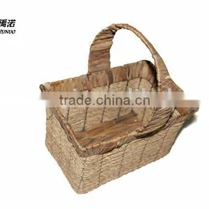 Rattan Basket With Handle thumbnail-1