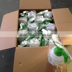 1L White and Green Hand-holding High Pressure Manual Watering Sprayer thumbnail-4