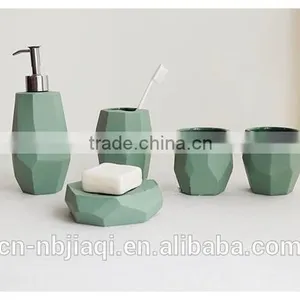 6pcs of Creative European Style Bathroom Accessories Set thumbnail-2