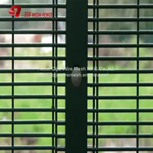 New Style Galvanized Metal Curvy Welded Wire Mesh Fence thumbnail-4
