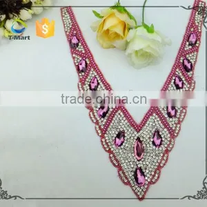Shining Strass Big Glass V Shape Neckline Appliques thumbnail-2