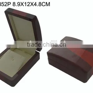 W851B High Glossy Velvet Lining Painted Wooden Jewelry Bracelet Box thumbnail-3