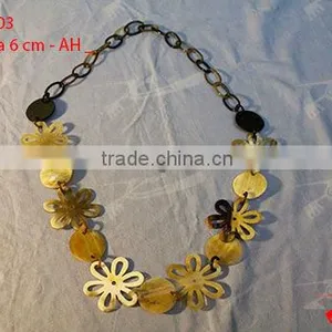 Horn Necklace thumbnail-1