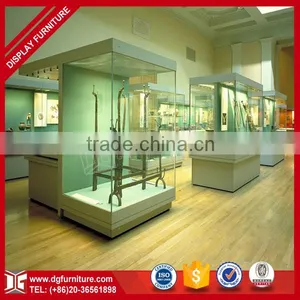 High End Glass Museum Wall Display thumbnail-1