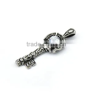 2017 Latest Unisex Charm Silver Jewelry Stainless Steel Key Crystal Pendant Casting Necklace thumbnail-2