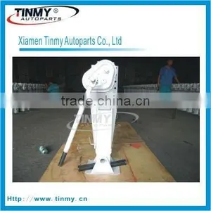 28T White Landing Gear thumbnail-1