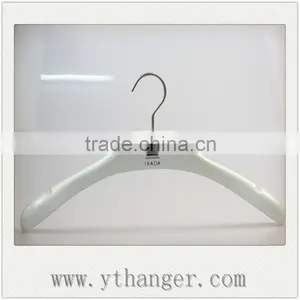 CY-341 Girl Doll Clothes Hanger Baby Dresses Wood Hanger for Baby Clothes Wholesale thumbnail-1