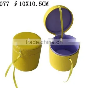 Cylindric Yellow Faux Leather Tie Gift Box thumbnail-1